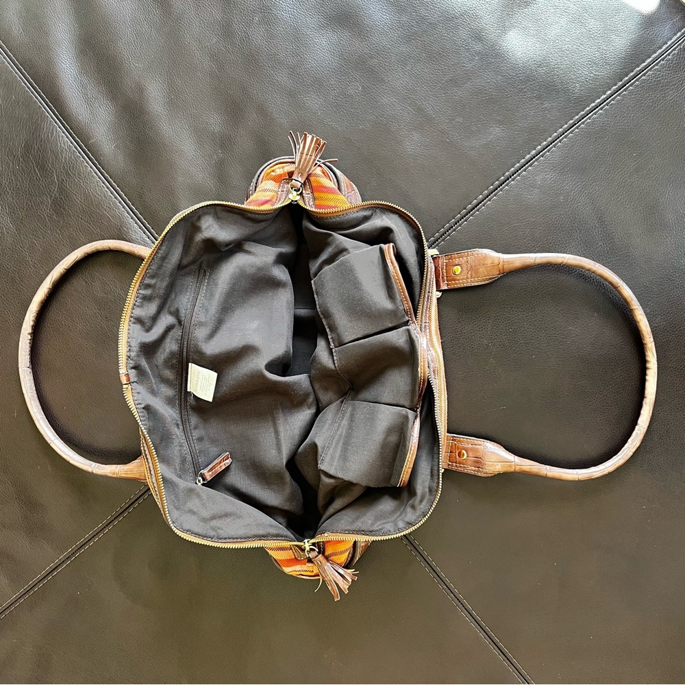 Liz Claiborne Peach Shoulder Purse - Picture 8 of 10